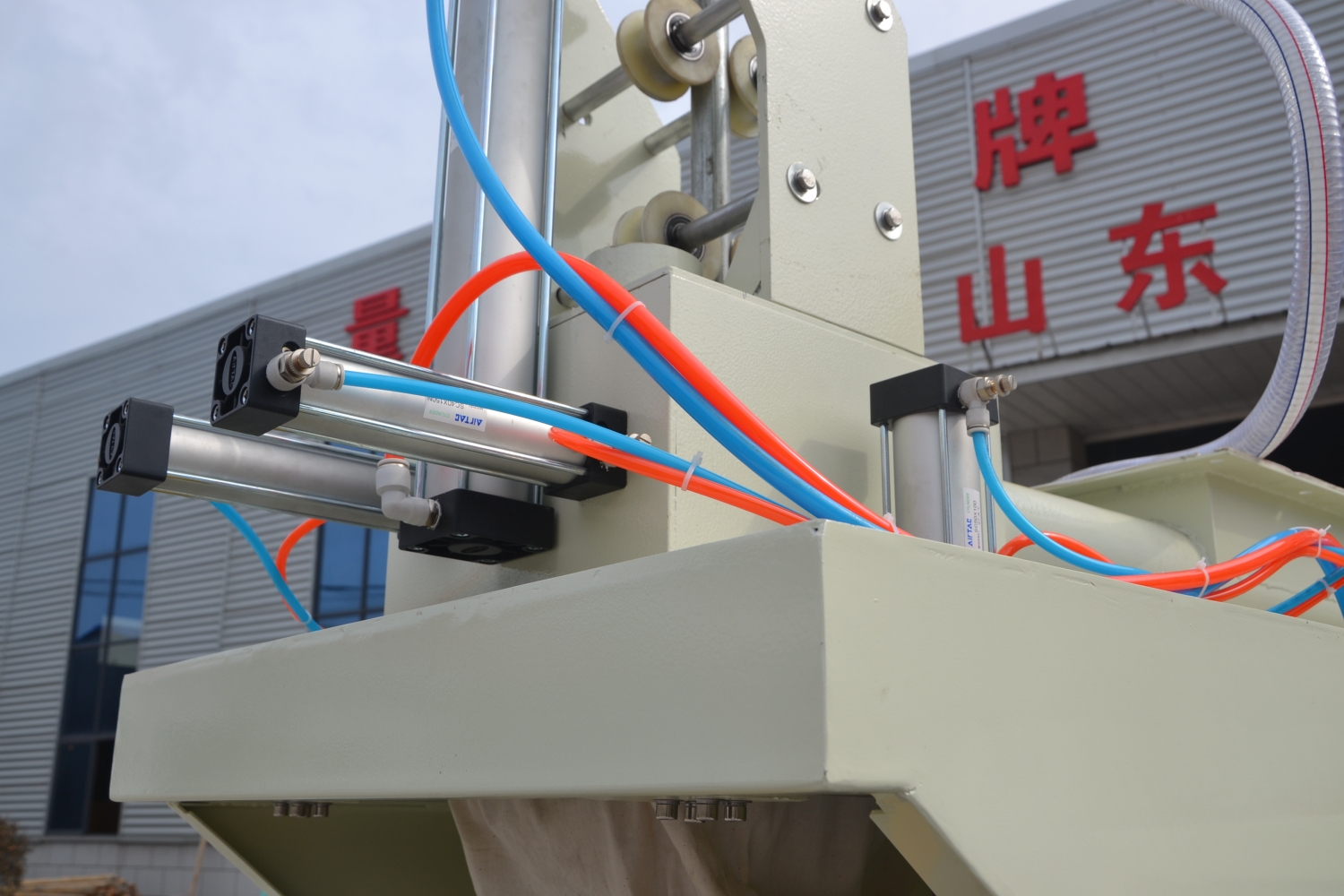 Powder Vacuum Packaging Machines Are Suitable for Filling and Packaging Flour Seasoning Powder Carbon Powder Products