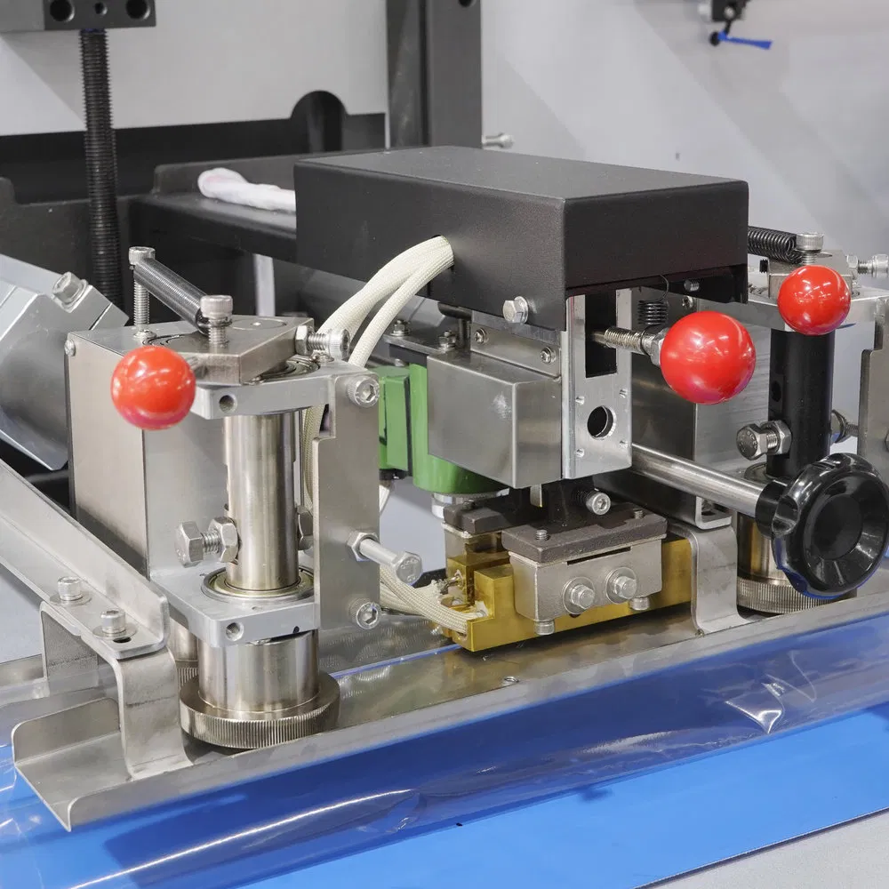 Precise Automatic Packaging Six-Servo Flow Wrap Horizontal Candy Packing Filling Pillow Machine for Protein Powder Food