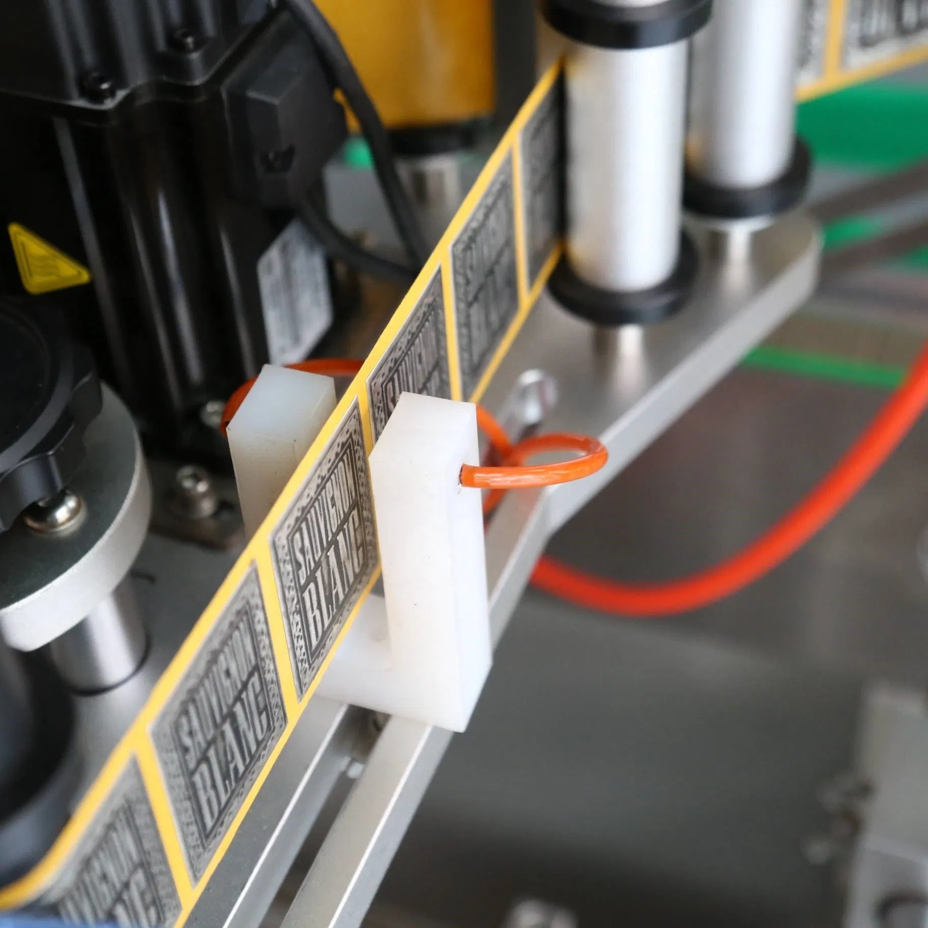 Factory Price Double Side Auto Label Applicator Sticker Labeling Machine with Date Printer