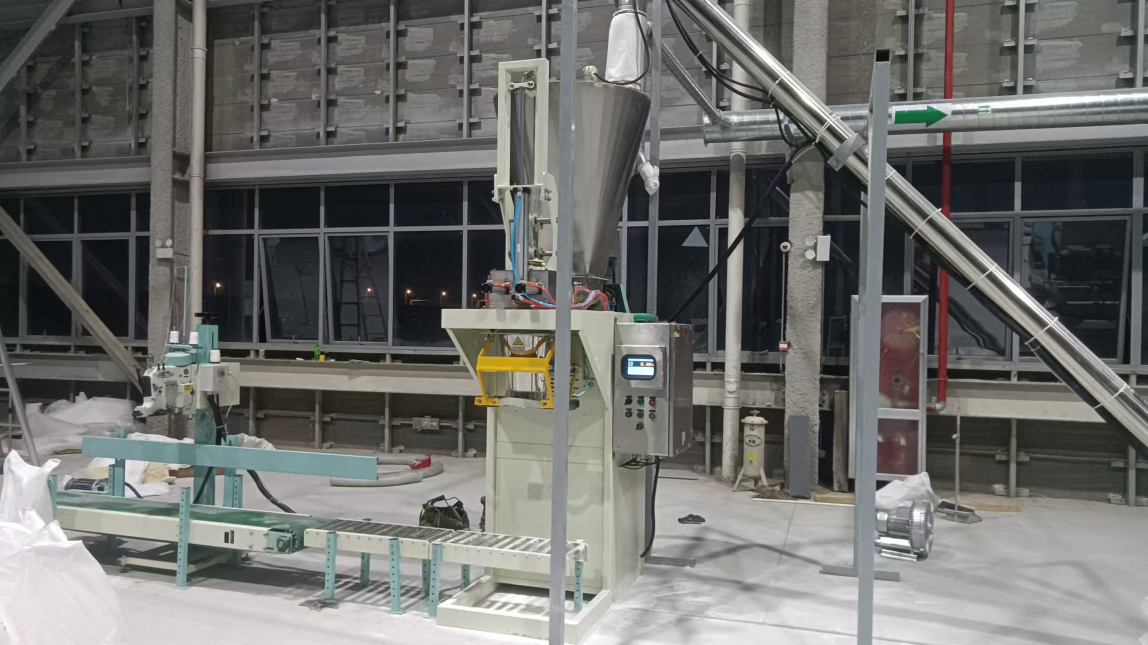 Powder Vacuum Packaging Machines Are Suitable for Filling and Packaging Flour Seasoning Powder Carbon Powder Products