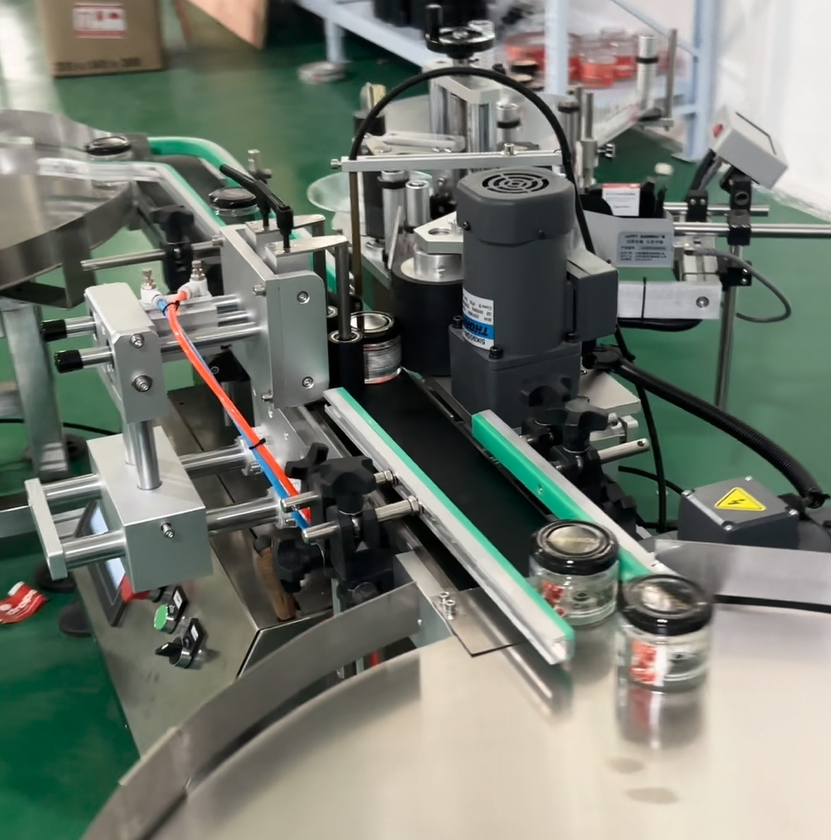 Labeling mechanism