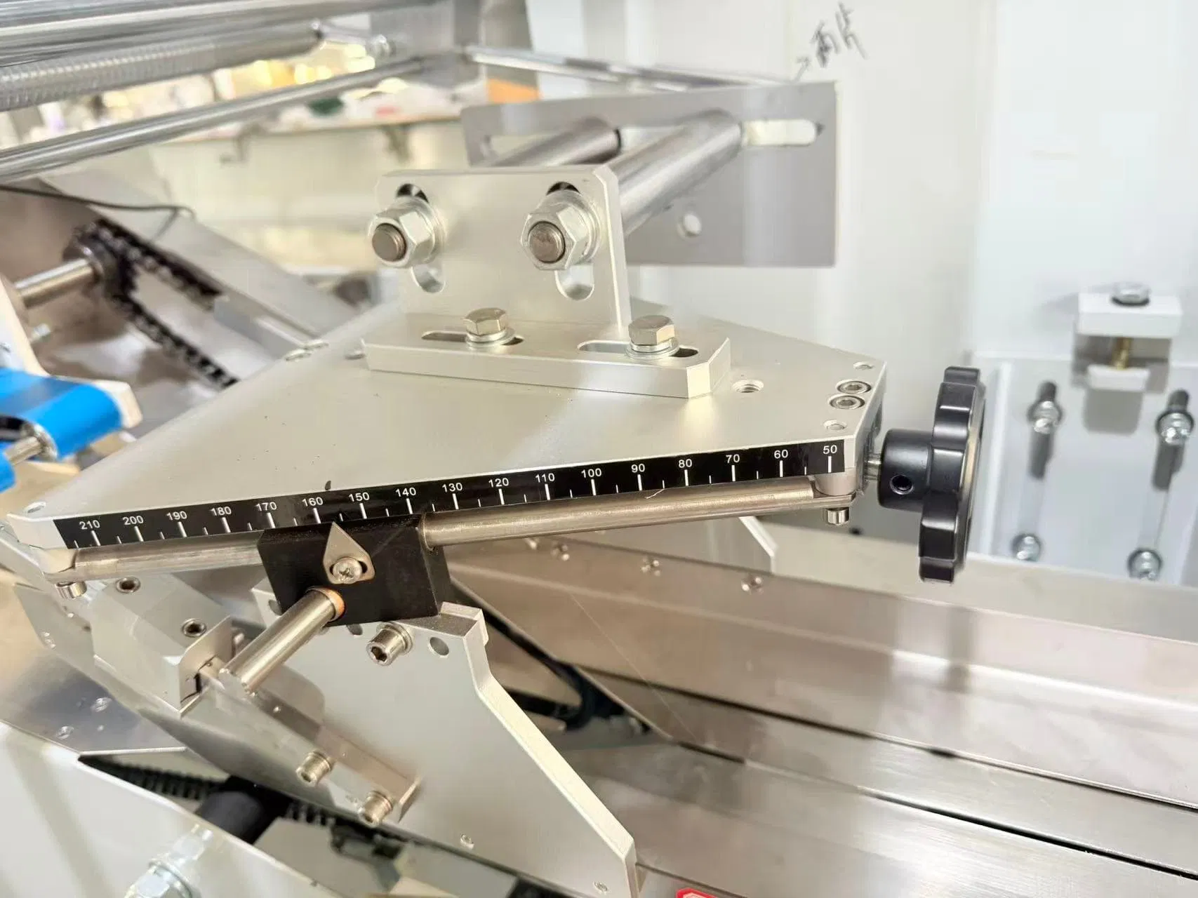 Wba-V720 Multi-Function Lollipop Noodle Horizontal Rotary Cutting Factory Direct Automatic Box Motion Food Pillow Packaging Packing Wrapping Machine