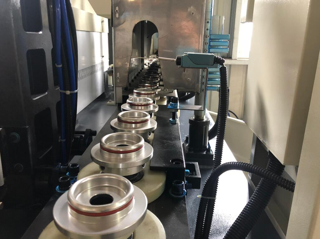 Automatic Plastic Beverage Bottle Blow Molding Machine /Water Food Packaging Bottle Jar Injection Blower Moulding Making Pet Preform Blowing Machine Price