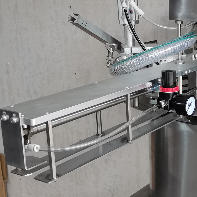 Automatic Integrated Filling and Capping Machine for Stand-up Pouch Packaging High-Accuracy Beverage &amp; Food Filler
