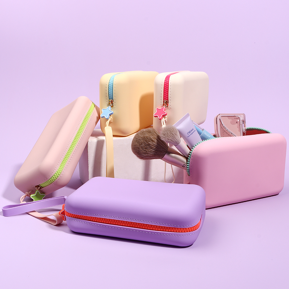 New Arrival Eco-Friendly Durable Fashion Silicone Makeup Bag Zipper Closure Travel Cosmetic Organizer Bag