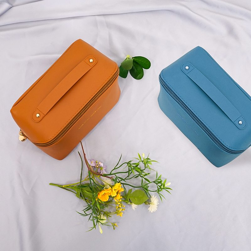 Wholesale Custom Logo Professional Luxury Large Capacity Lady Pu Leather Cosmetic Handled Makeup Bag