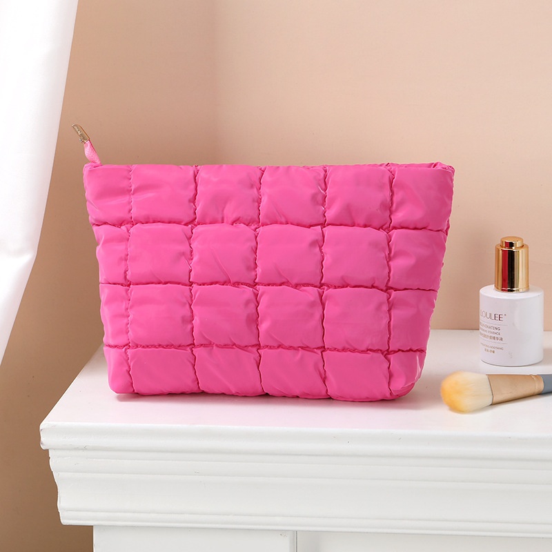 Fashion Mini Waterproof Quilted Cosmetic Bag Custom Logo Travel Organizer Make Up Bags Portable Makeup Pouch For Women