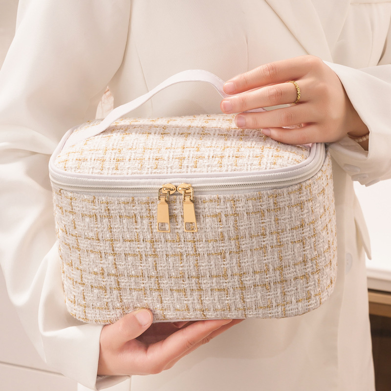 Travel Storage Bag Luxury Cosmetic Organizer Bag Fashion Makeup Bag for Women Portable Quilted Cosmetic Case