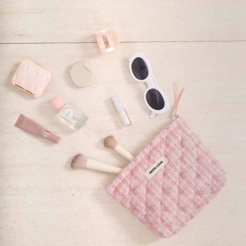 Quilted Cotton Cosmetic Bag Handle Organic Cotton Makeup Pouch Multi-Function Vanity Case Featuring Thread Pattern PU