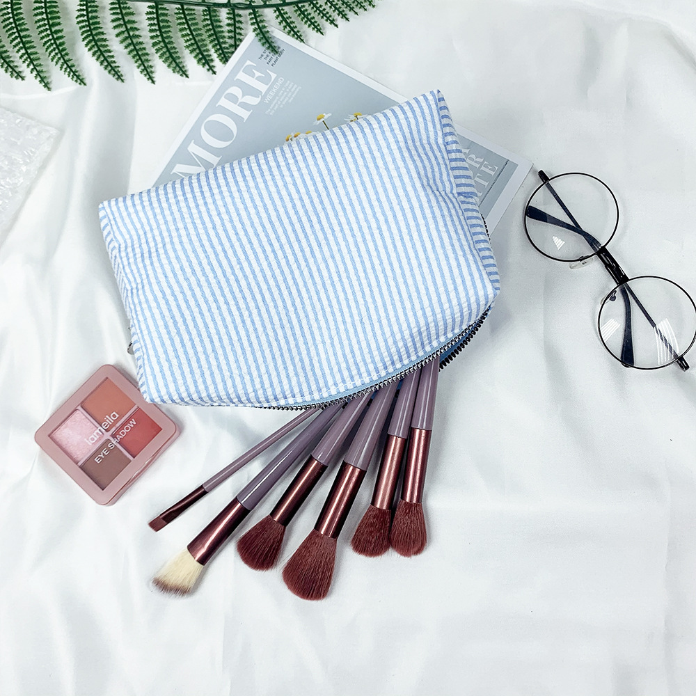 Qetesh Hot-selling Soft Striped Design Makeup Bag Customization Lightweight Portable Travel Large Capacity Cosmetic Storage Bag