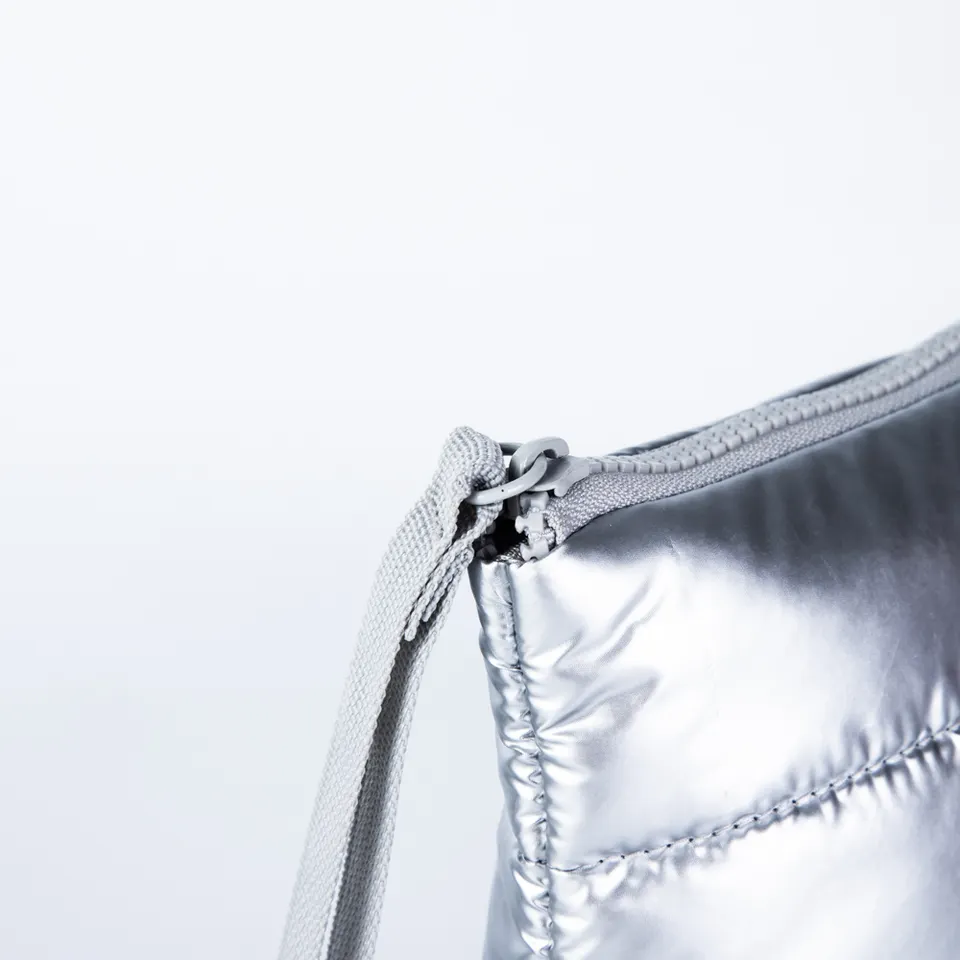 Customized Eco-Friendly Recyclable Waterproof Nylon Quilted Makeup Bag Travel Padded Cosmetic Pouch Fashion Silver Zipper