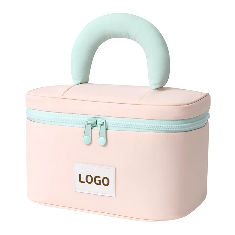Large Capacity Floral Coquette Aesthetic Makeup Bag For Women Girls Travel Organizer Eco-Friendly Durable With Zipper Closure