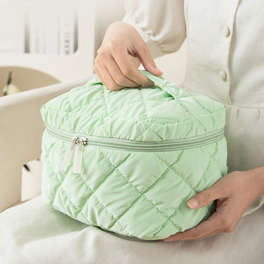 New Soft Nylon Cosmetic Pouch Beauty Accessories Toiletry Wash Bag Quilted Travel Makeup Lipstick Puffer Bag