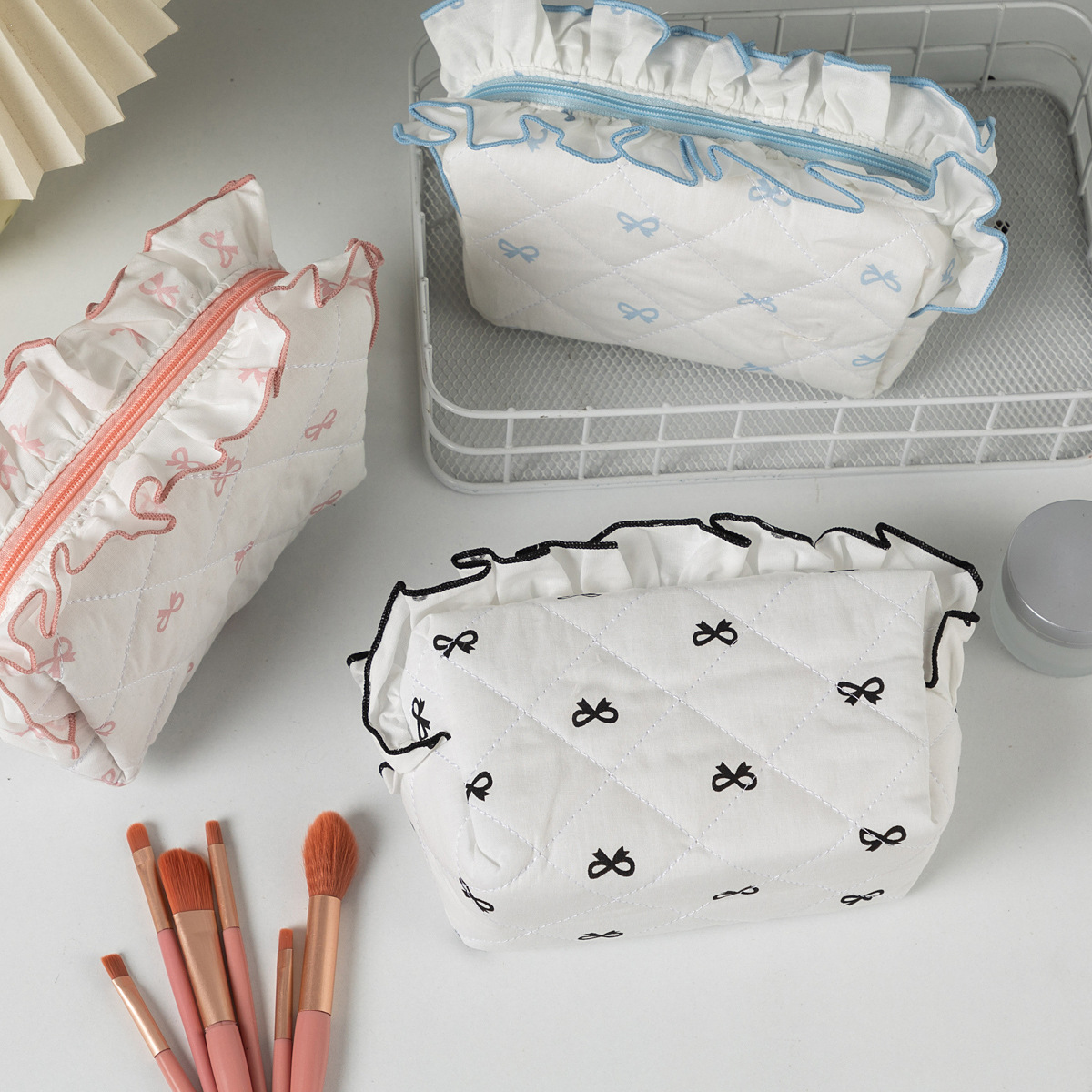 Fashionable Travel Makeup Pouch Cute Portable Lace Bow Cosmetic Bags &amp; Cases High Quality Beauty Makeup Bag