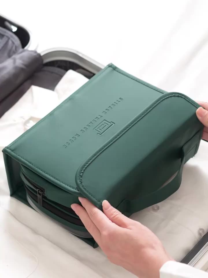 Large Capacity Fashionable Waterproof Travel Makeup Bag New Design PU Foldable Hanging for Toiletry Bags Zipper Cosmetic Bags