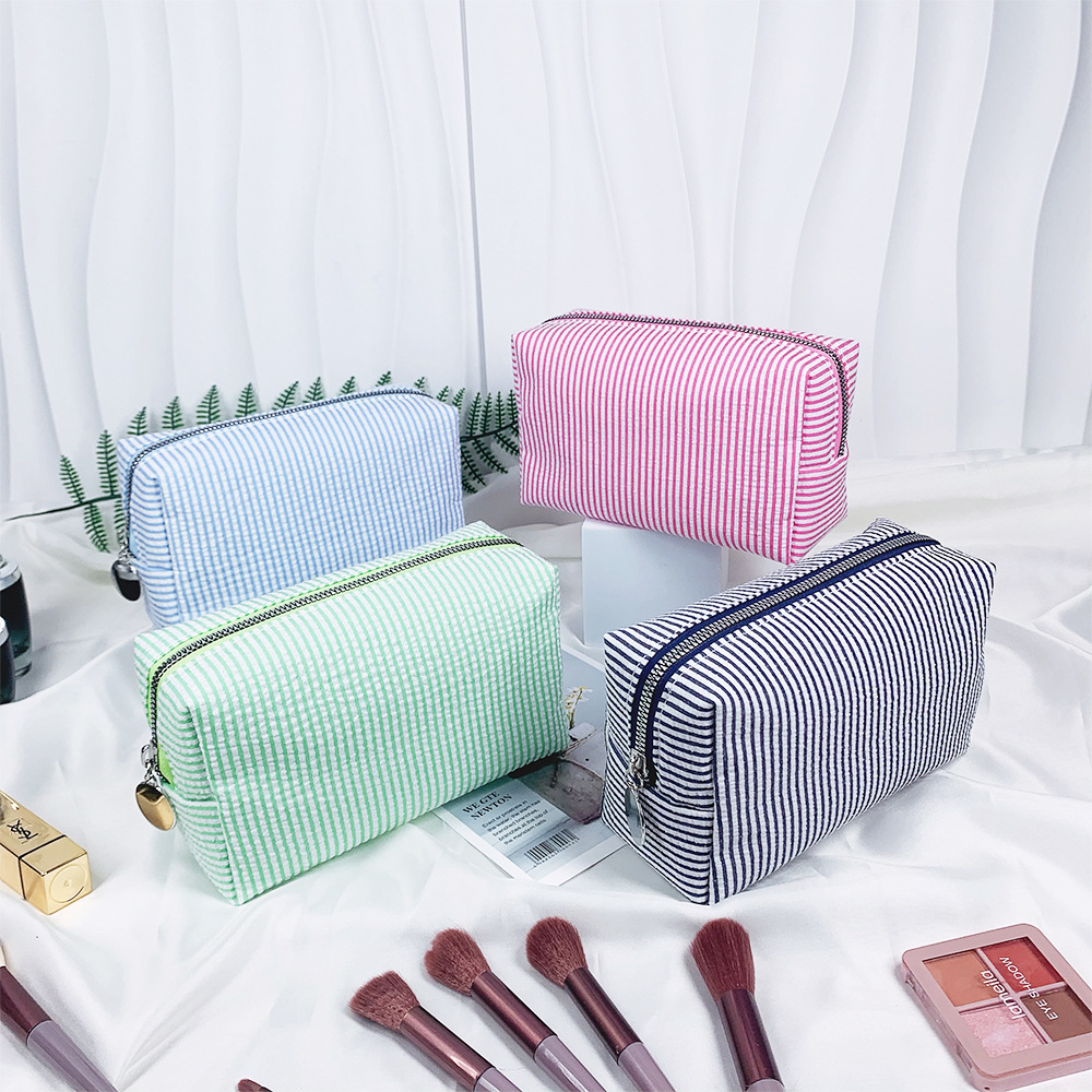 Qetesh Hot-selling Soft Striped Design Makeup Bag Customization Lightweight Portable Travel Large Capacity Cosmetic Storage Bag