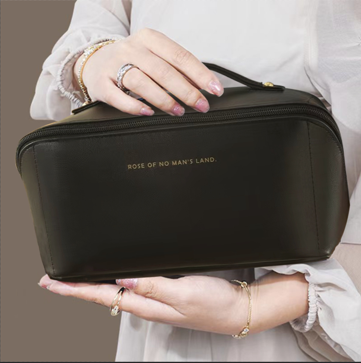 Large Capacity PU Fashion Eco-friendly Makeup Bag with Zipper Closure for Travel for Storage Portable
