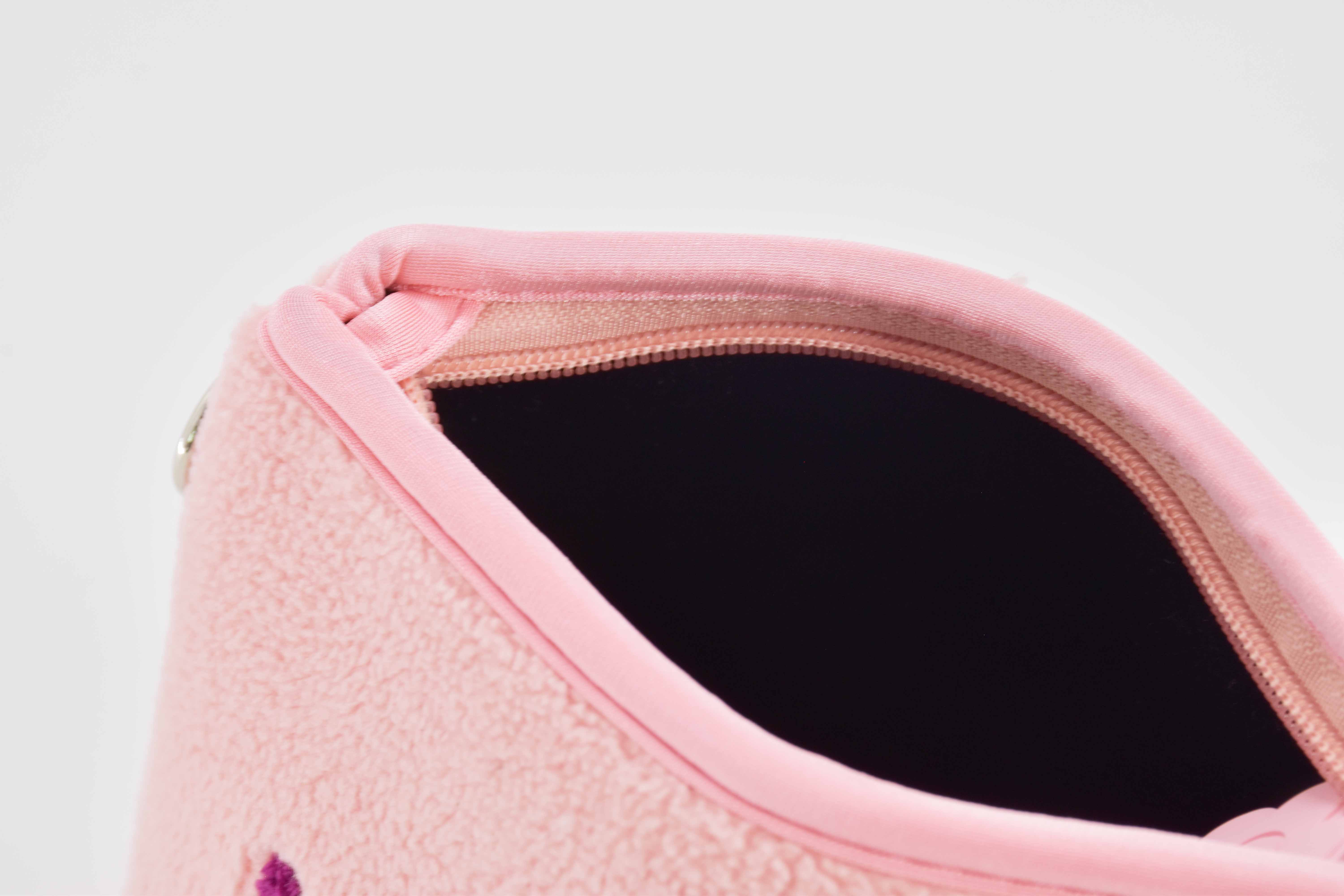 Travel Eco-Friendly Durable Large Capacity Cosmetic Bag with Zipper and Letter Pattern Custom Makeup Pouch Wholesale OEM Factory