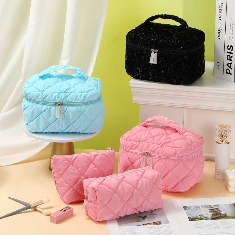 Large Capacity Solid Color Quilted Puffer Makeup Bag Waterproof Zipper Makeup Bag Set Travel Cosmetic Bag for Women