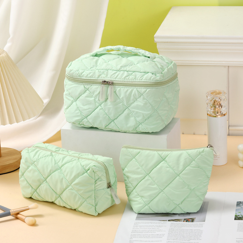 Large Capacity Solid Color Quilted Puffer Makeup Bag Waterproof Zipper Makeup Bag Set Travel Cosmetic Bag for Women