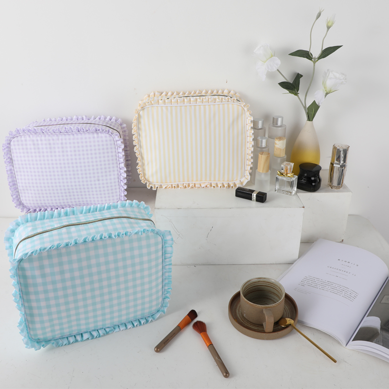 Wholesale Customized Soft Makeup Toiletry Bag Large Size Nylon Gingham Ruffle Pillow Cosmetic Bag