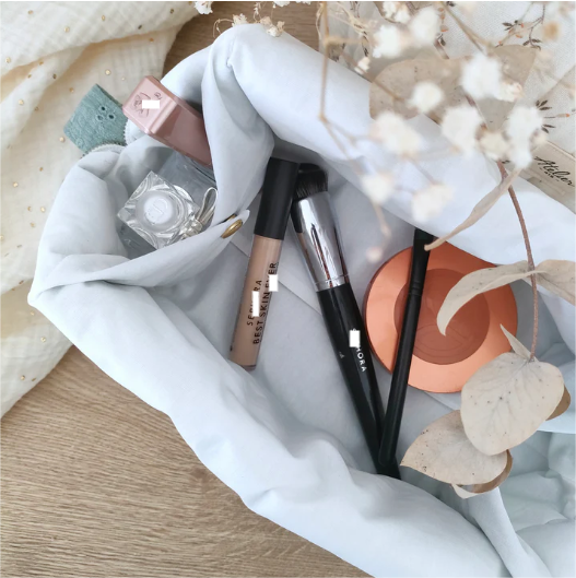 Cosmetic Bag View 8