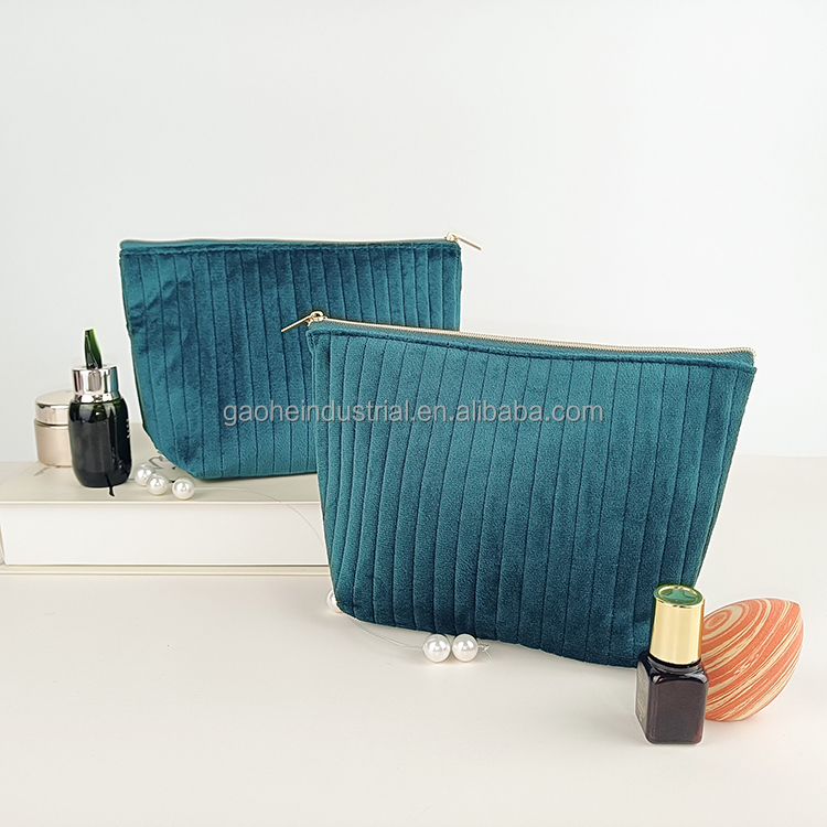 Custom Zipper Foldable Reusable National Portable Puffer Makeup Bag Professional Travel Aesthetic Quilted Velvet Cosmetic Case