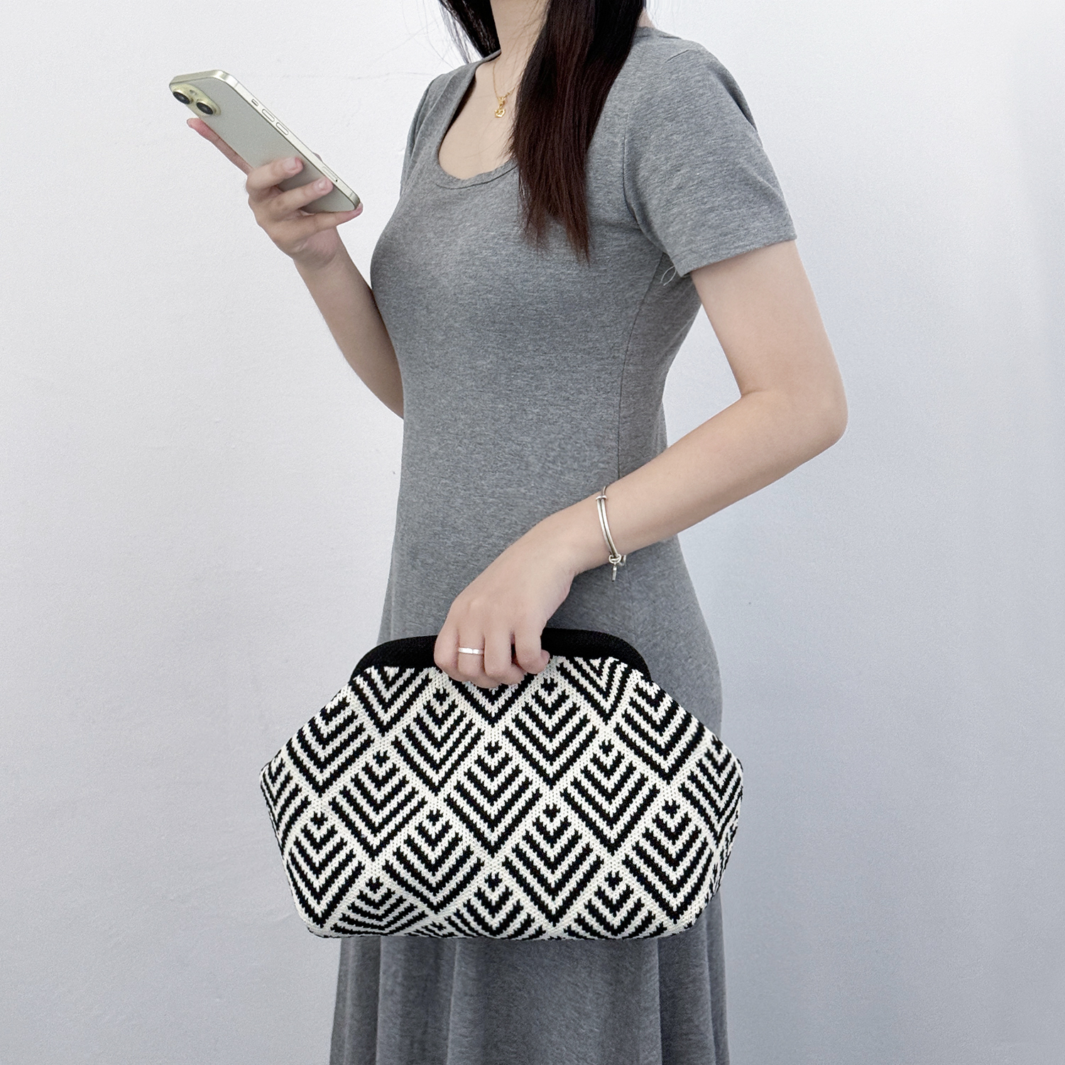 Luxury Minimalist Lady Handbag New Commute Evening Clutch String Strap Knitted Makeup Storage Pouch Fashionable Vintage Winter