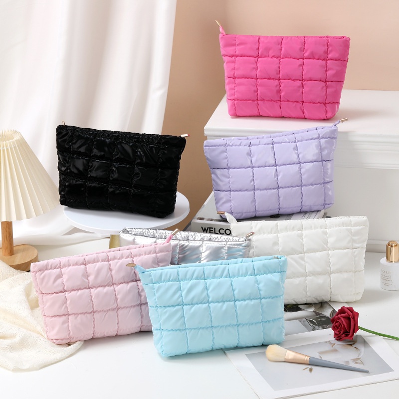 Fashion Mini Waterproof Quilted Cosmetic Bag Custom Logo Travel Organizer Make Up Bags Portable Makeup Pouch For Women
