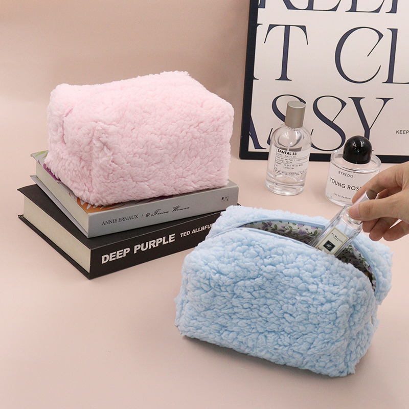 Portable Fluffy Lamb Wool Cosmetic Bag Popular Travel Toiletry Storage Makeup Holder For Welcoming Business &amp; Promotional Gifts