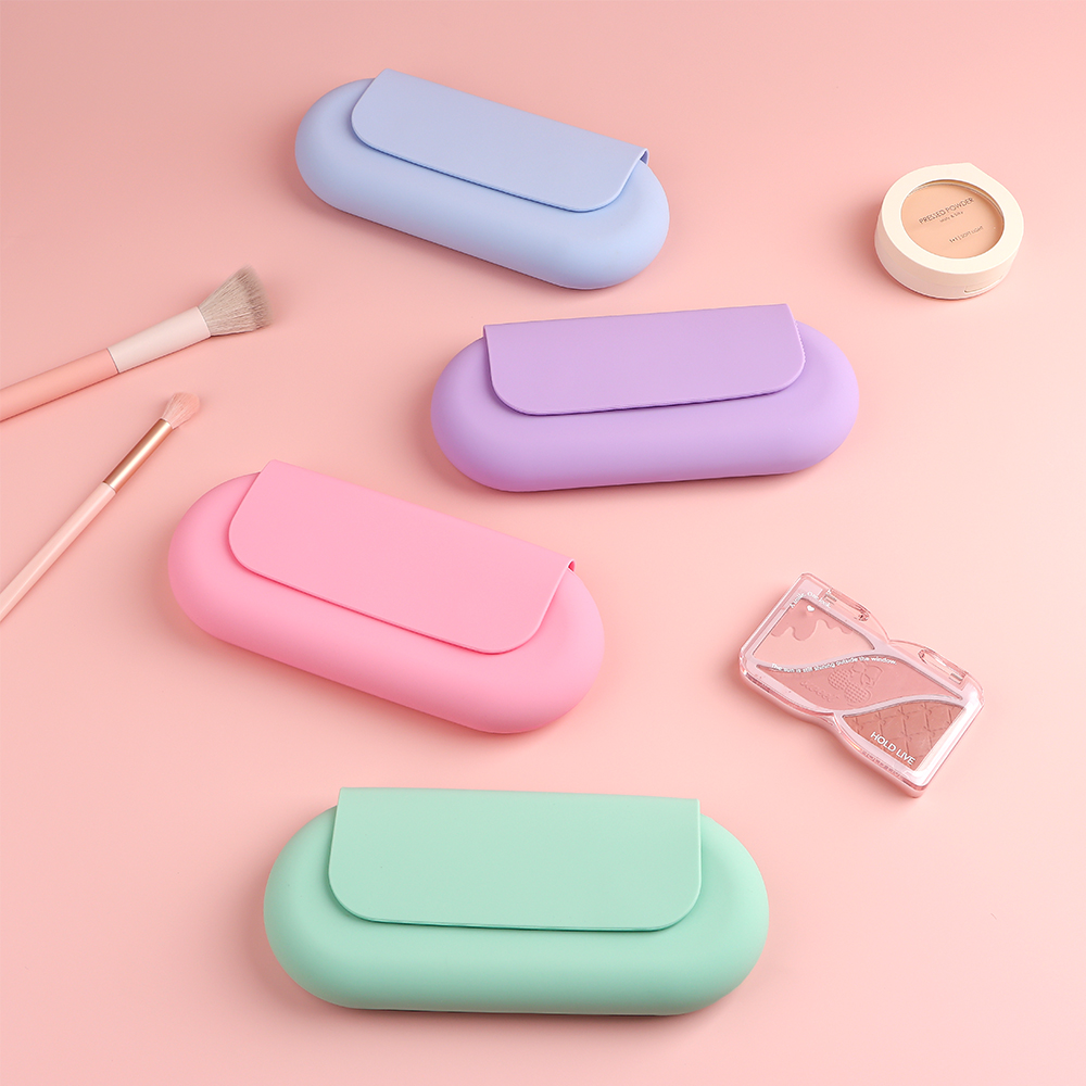 High Quality Design Magnetic Clasp Silicone Travel Cosmetic Bag Portable Makeup Bag Beauty Tools Makeup Brush Storage Bag