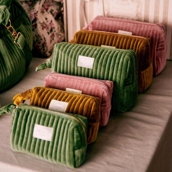 Cosmetic Bag Detail 7