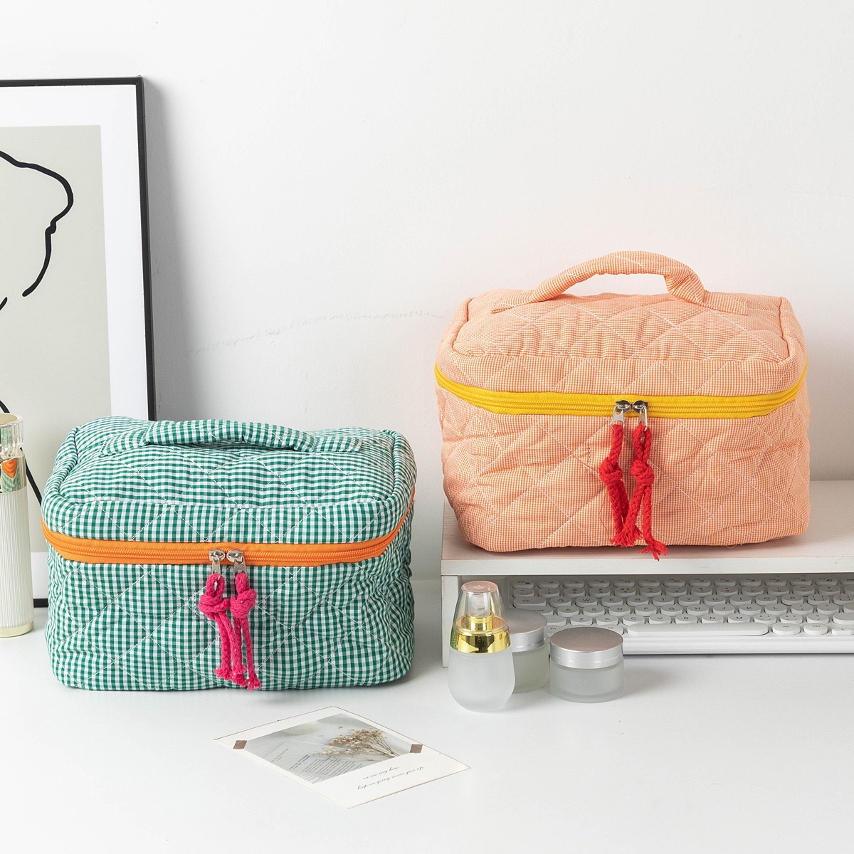 Wholesale Women's New Zipper Closure Polyester Breathable Minimalist Cosmetic Bag Large Capacity Travel Storage Bag