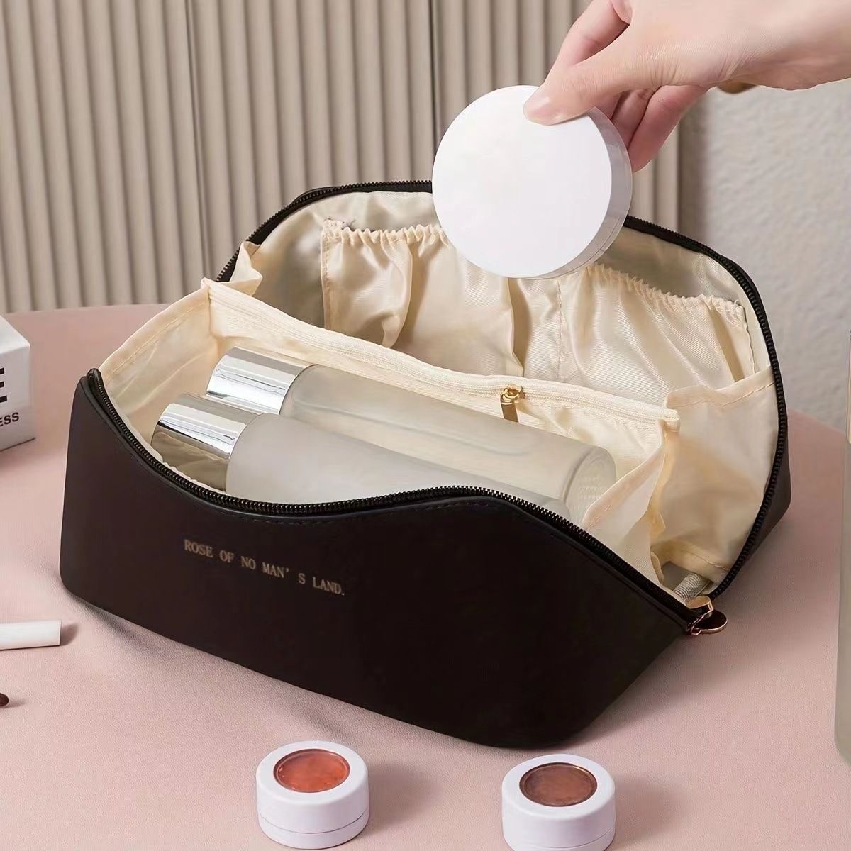 Manufacturers Soft PU Toiletry Thickened Bag Waterproof Multi Layer Makeup Bag Storage Travel Toiletry Bags For Girls Custom