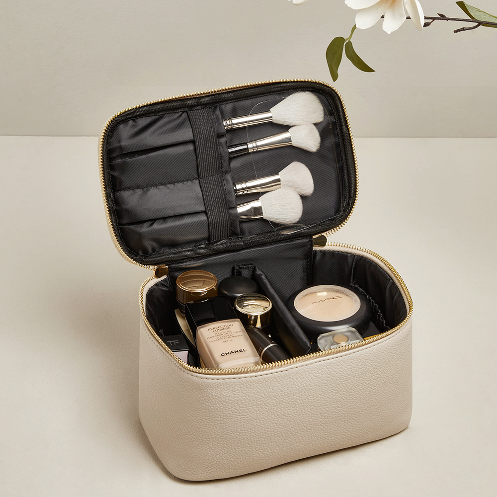 Big Discount Factory Price Travel Large Capacity Makeup Bag Storage Portable Cosmetic Case Makeup Brushes Box Organizer