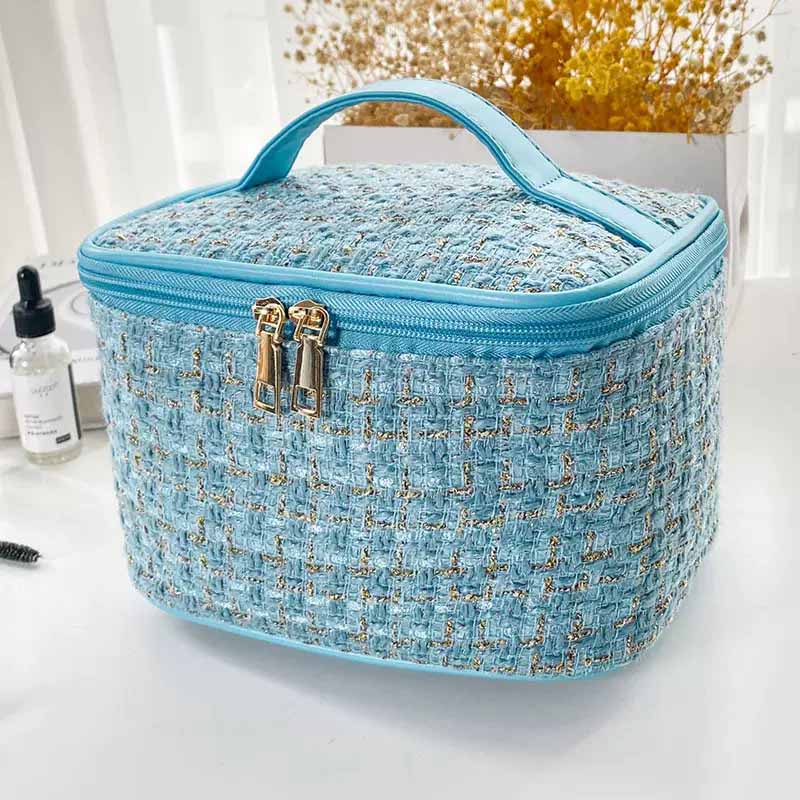 Wholesale Large-Capacity Portable Travel Makeup Bag Zipper New Popular Portable Toiletries Makeup Storage Bag Manufacturer