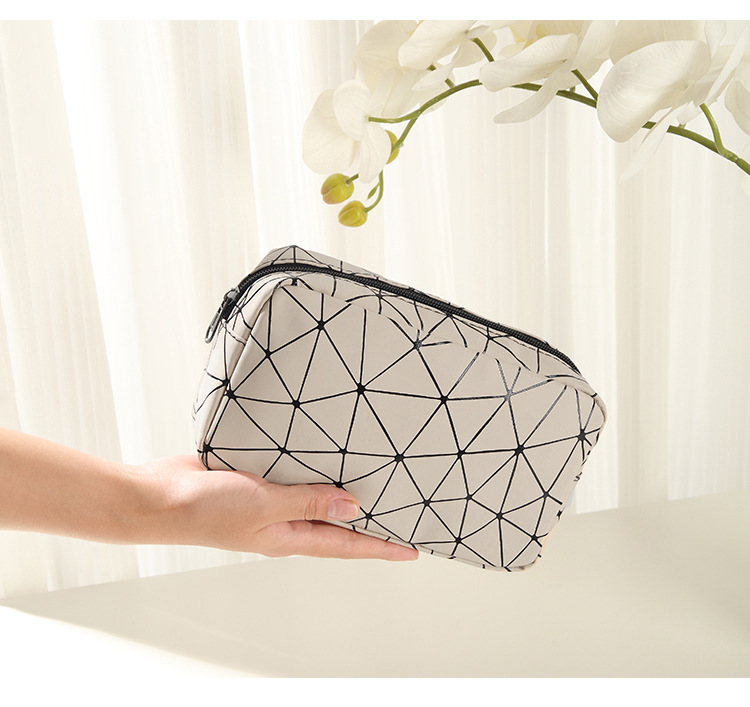 Portable Waterproof Fashion Large Capacity Makeup Bags PU Zipper Soft Handle Women's Sanitary Napkins Storage Coin Cosmetic Case