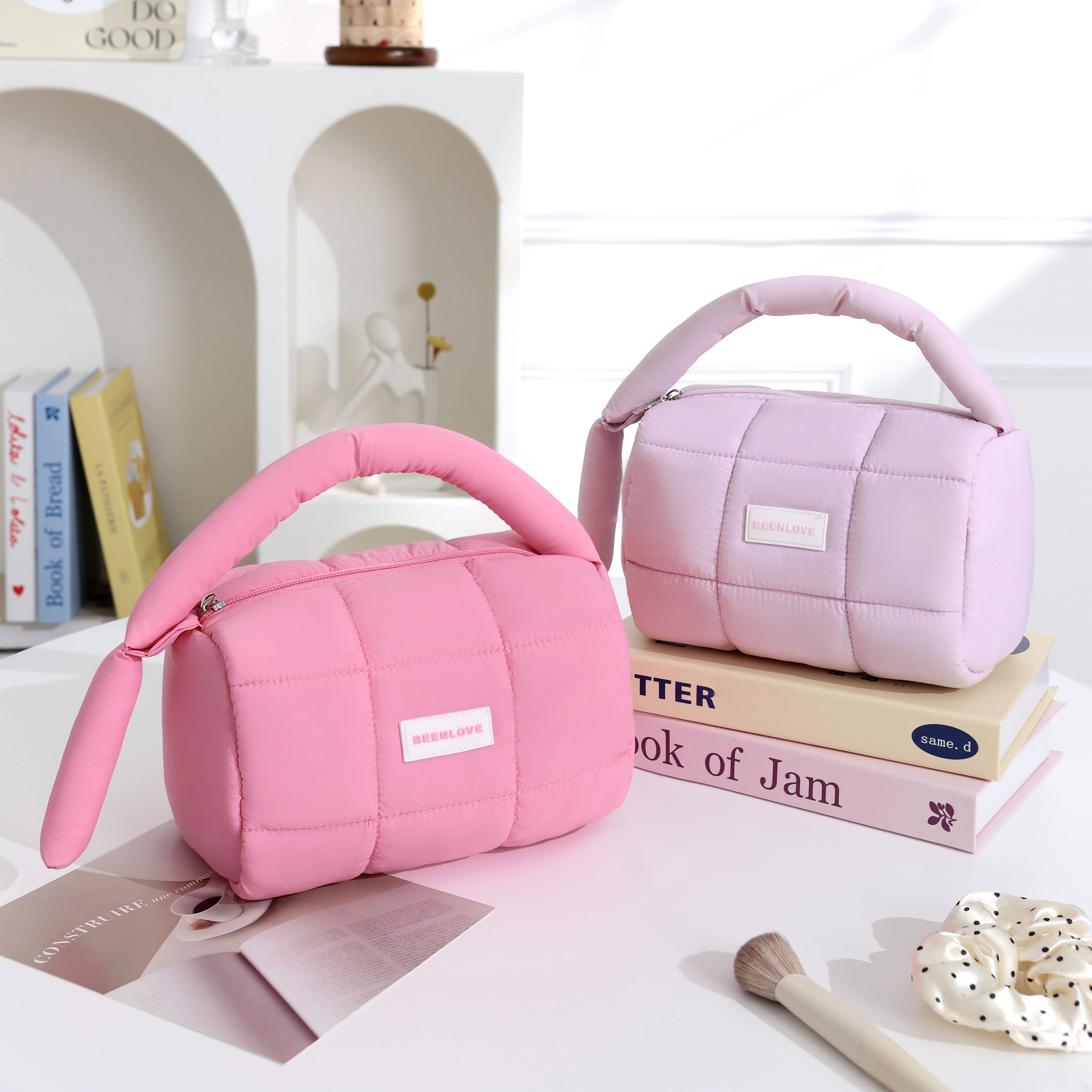 Custom Unisex Luxury Quilted Puffy Nylon Makeup Bag Zipper Closure Cosmetic Cosmetric Portable Outdoor Travel Tote Handbag