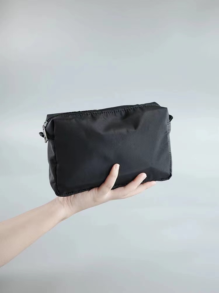 Eco Polyester Makeup Bag Nylon Cosmetic Bag Quilted Cosmetic Packaging Bags Customized