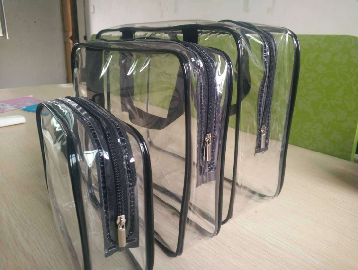 Large Capacity Clear Makeup Organizer Pouches Waterproof Custom PVC Travel Toiletry Bag