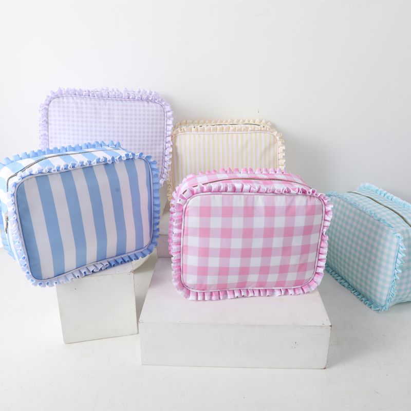 Wholesale Customized Soft Makeup Toiletry Bag Large Size Nylon Gingham Ruffle Pillow Cosmetic Bag