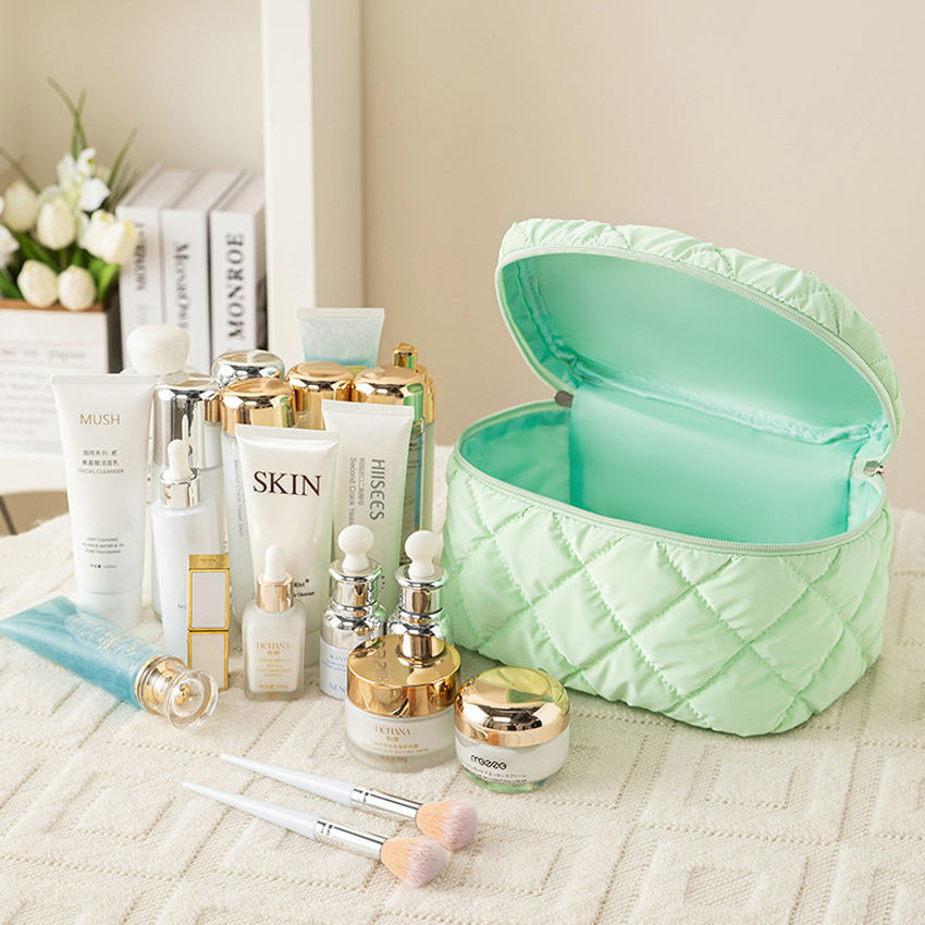New Soft Nylon Cosmetic Pouch Beauty Accessories Toiletry Wash Bag Quilted Travel Makeup Lipstick Puffer Bag