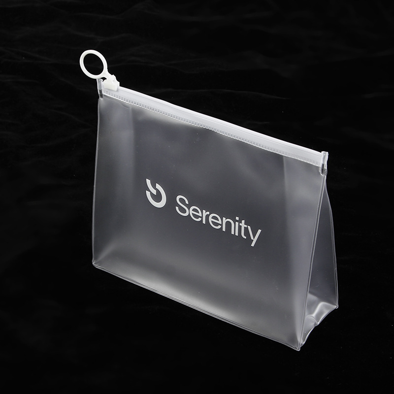 Custom Hot Sell PVC Vinyl Beauty Pouch Frosted Poly Toiletry Women's Cosmetic Travel Wash Bag Clear Makeup Bag With Zipper