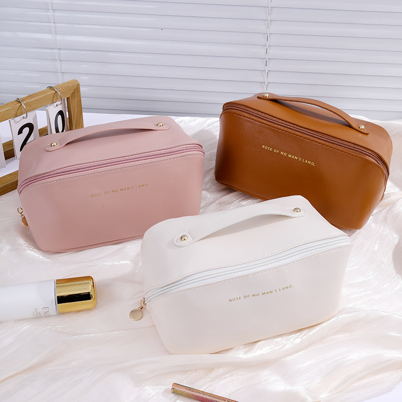 Cosmetic bag display