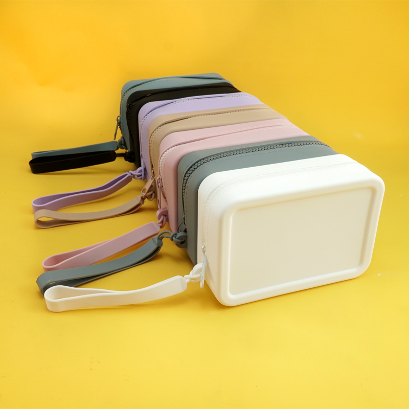 Small Fashionable Portable Silicone Toiletry Bag Soft Waterproof for Travel