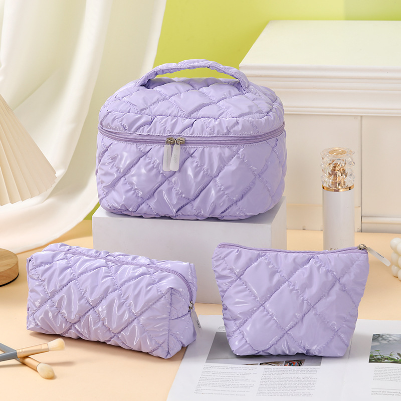 Large Capacity Solid Color Quilted Puffer Makeup Bag Waterproof Zipper Makeup Bag Set Travel Cosmetic Bag for Women