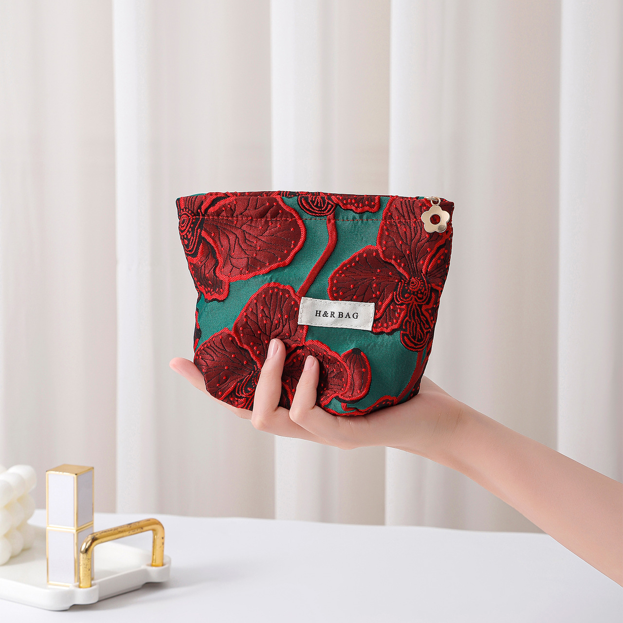 New Arrival Red Flower Women Makeup Bag Portable Large Capacity Cosmetic Bag Skin Care Products Toiletry Storage Bag