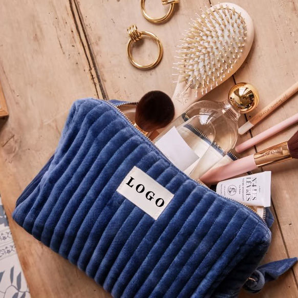 Cosmetic Bag Detail 6