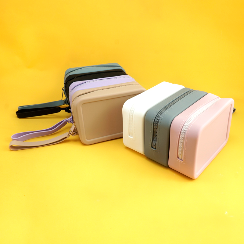 Small Fashionable Portable Silicone Toiletry Bag Soft Waterproof for Travel