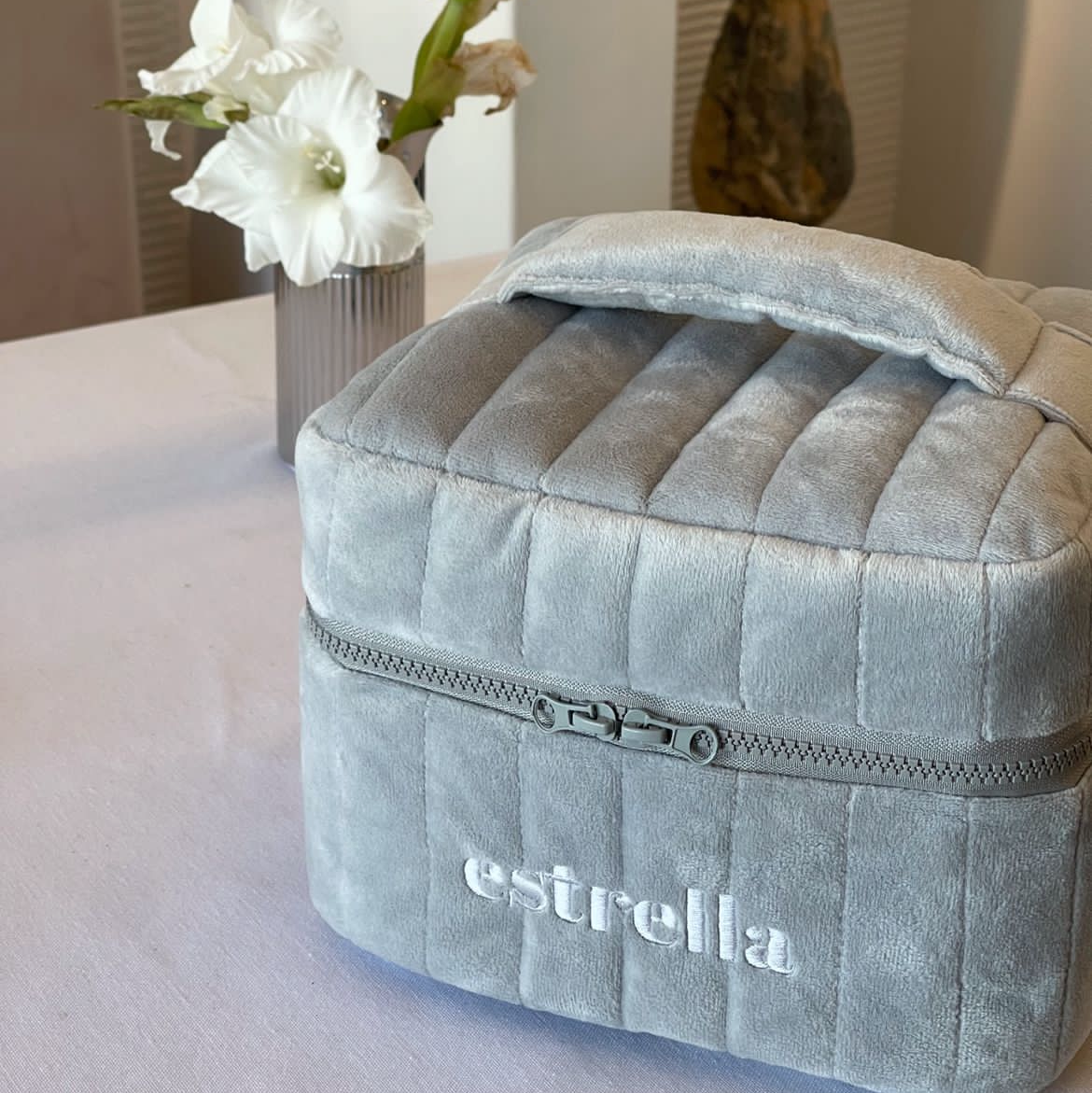 HOT Selling cosmetics bag Custom LOGO large capacity Cosmetic Pouch for gift